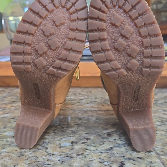 Timberland Tan Nubuck Lace-Up Block Heel Boots Size 7.5 - Picture 6 of 12